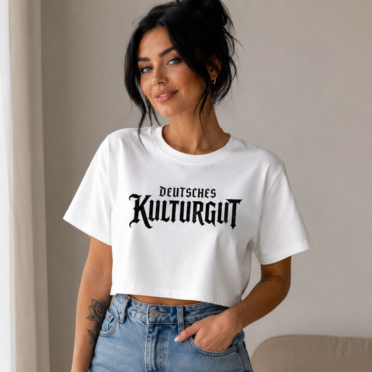 Damen Oversize Crop Top Deutsches Kulturgut Emblem schwarz